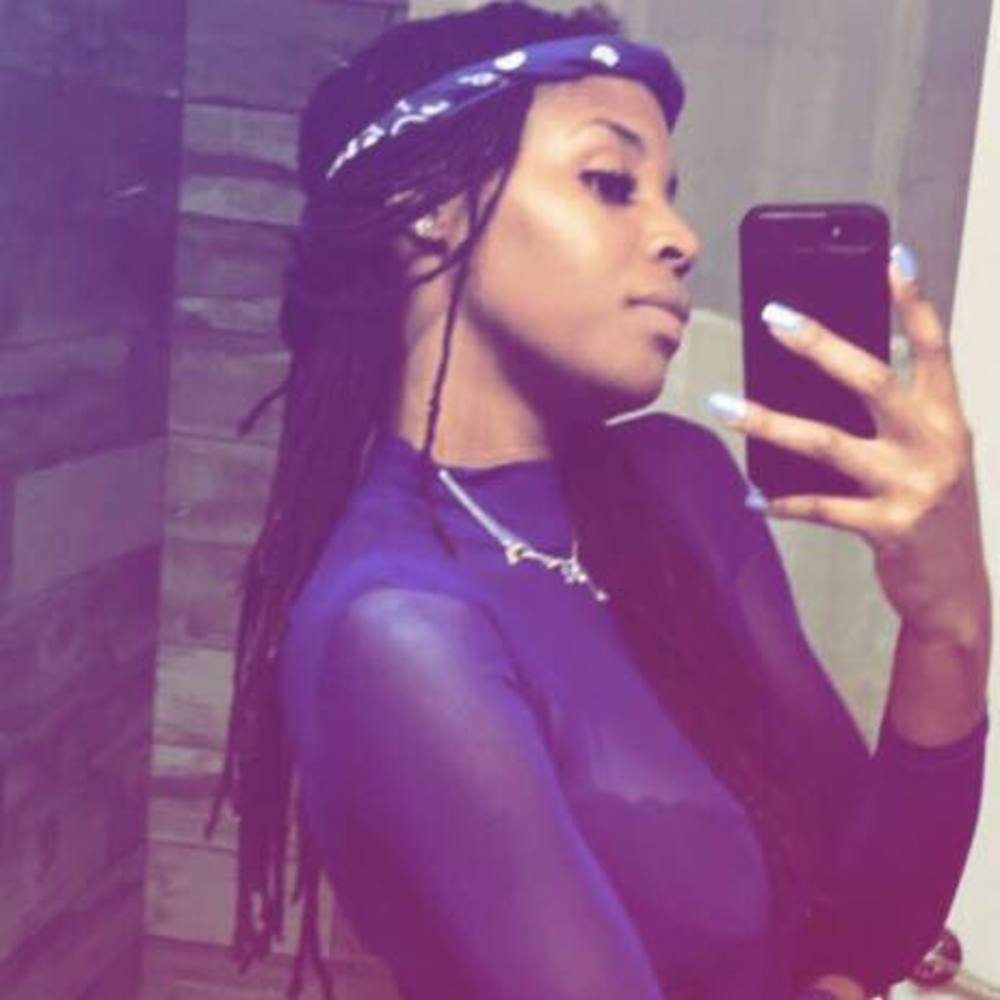 Meet your Posher, Chanel